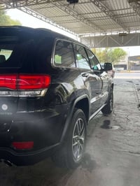 للبيع جيب مديل 2019 لمتد فول مواصفات ماشيه 50ميل فتحه-كشنات جلد + كهرب...