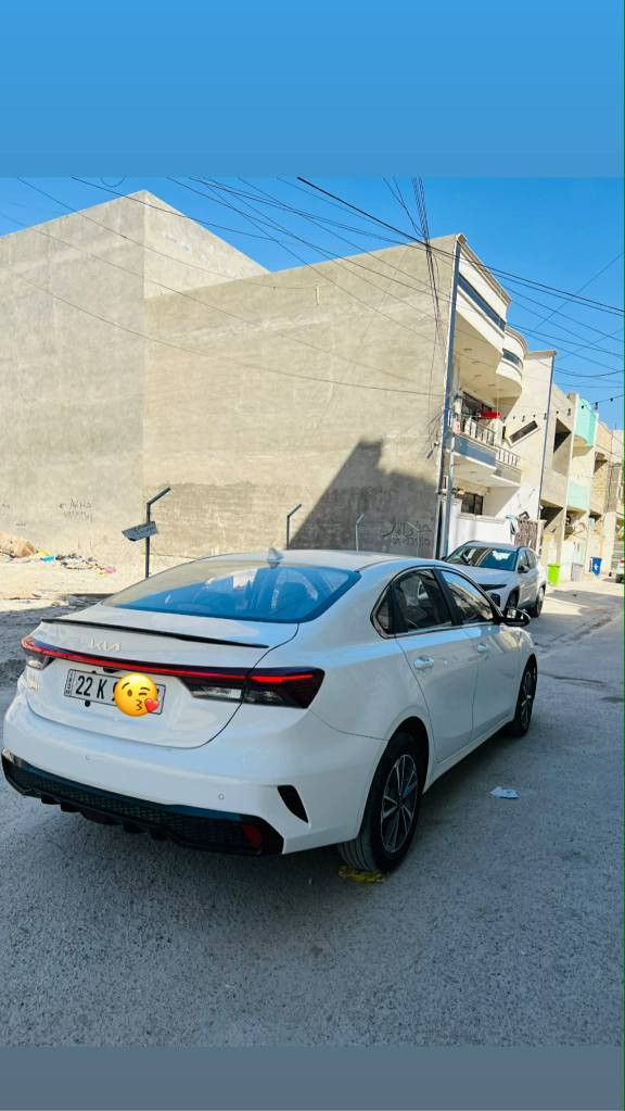 السلام عليكم للبيعK3 موديل 2024
السياره ماشيه 37 
فول مواصفات 
ميحتاج اطول عليكم 
السياره بيه بارد جاملغ خلفي 
وبارد جاملغ امامي 
وبيها صبغ شبر بل جنطه 
السعر 137 وبيها مجال شي بسيط 
مكانها الدورة قرب كليه دجله 
للاستفسار اكثر 
اتصل بصاحب السياره 
*********** بغداد, العراق
