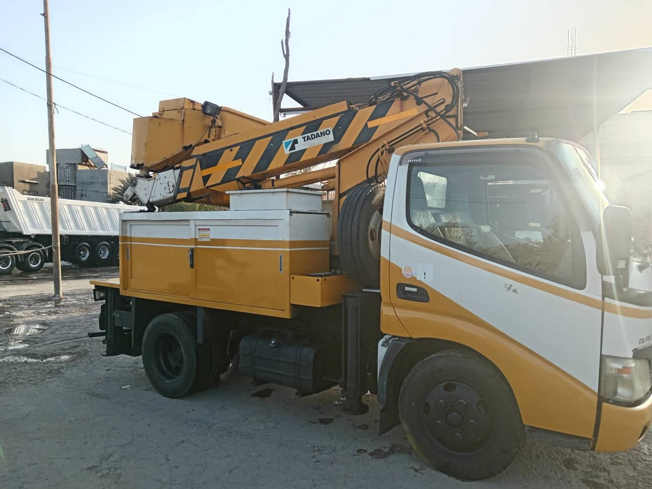 باسكت 12متر دخول جديد تحكم كهرباء هيدروليك العنوان كربلاء ***********
