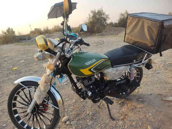 سيفان موديل 25 نضيف اول تبديله دهن اقل منشهر صارله ونضيف محركه شرط  الدراجه نضيفه ما مشتقله دلفري ابد من المدرسه عل بيت باقي التفاصل عل واتساب *********** انتصل
