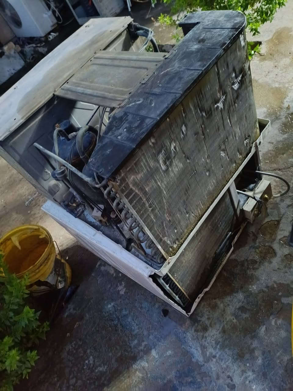 مكيفات شغالات بس ابيع عاطلات لاتكلي شبيهن الواحد ع ١٢٥ طنين ممان بغداد حي البتول ***********

