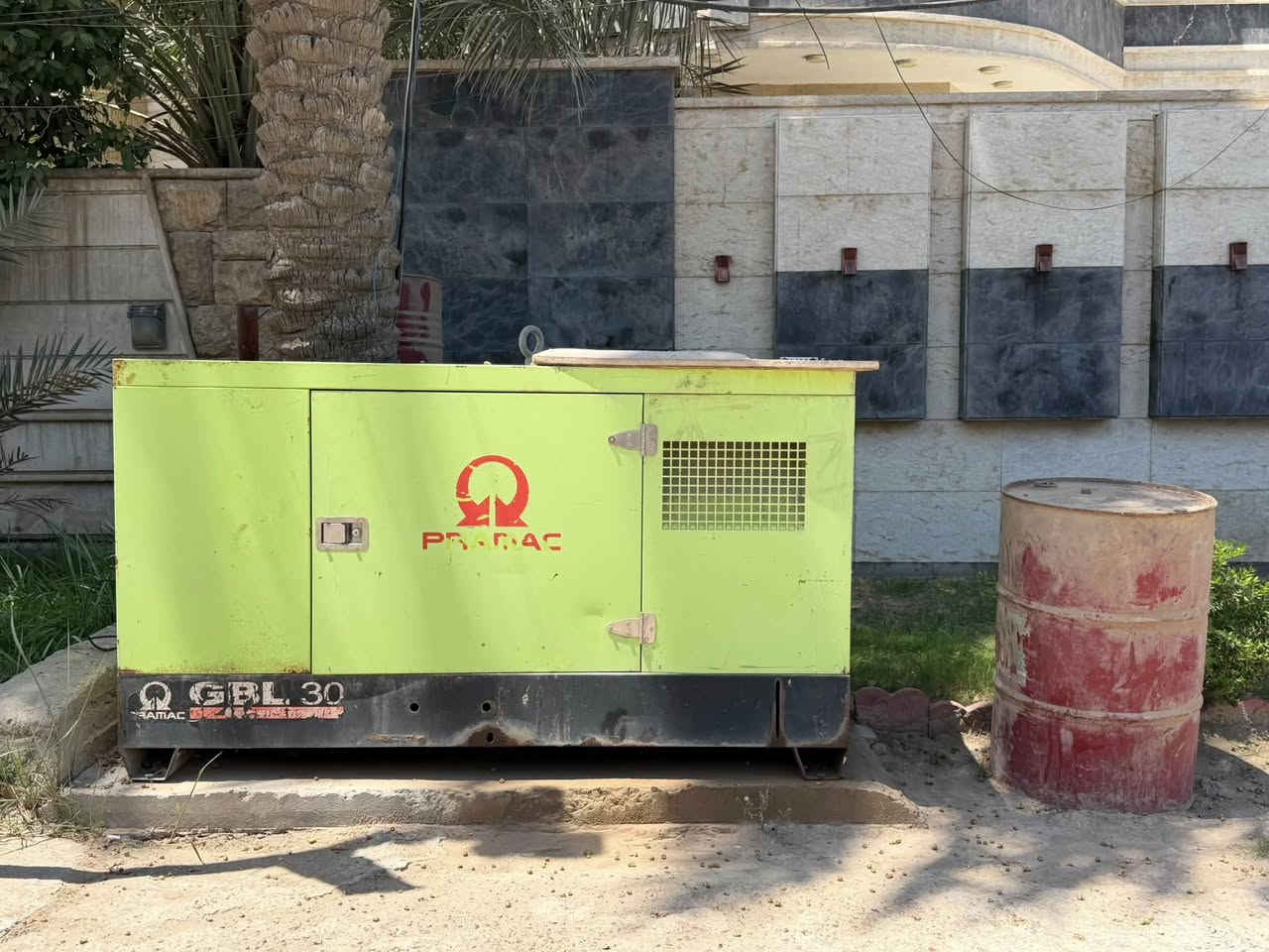السلام عليكم للبيع دويز ٤بستم كاتم ايطالي 
***********
