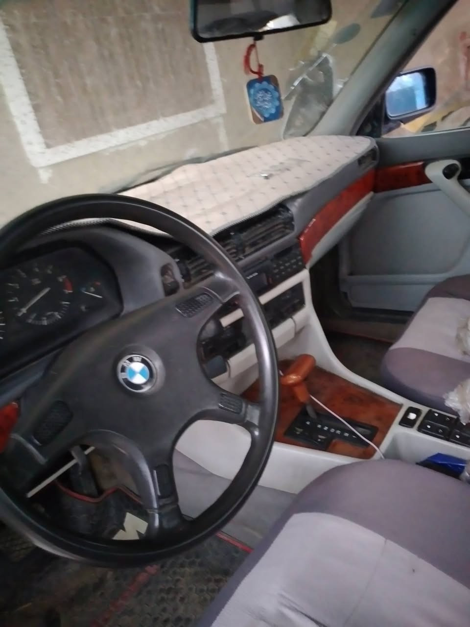 بي ام ٧٣٥ بغداد باسمي ٩٢
مكينة خير من الله شرط الفحص 
كير رانج حاوية شرط الفحص
تبريد ثلج 
سنتر لك ريمونت
تخم تاير 
فتحة ٣ طكات
جام كهرباء
صدر جاهز
إنارة كاملة بدون نقص ادامة كاملة مي وبنزين ماتعرف ربع 
وضعيات قيادة 
ارفلو حاوية 
النشاط تبارك الرحمن مكان السارة الرمادي السعر ٥٠ محتاج وأريد ابيع  بيها  مجال حق الجية مليون هلا باليجي الرقم ***********
