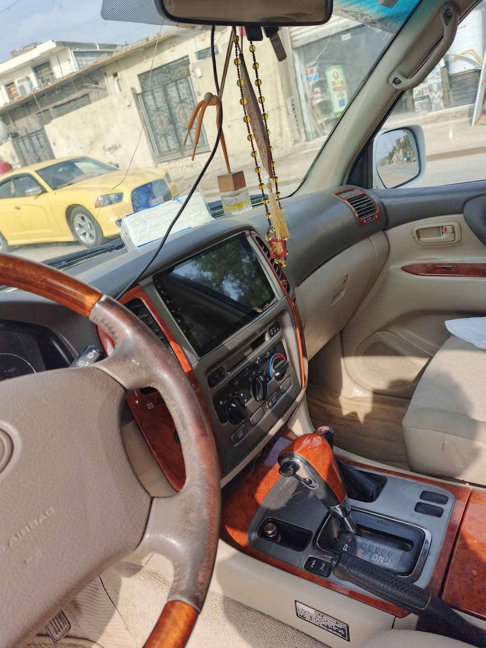 مونيكا 2007 أصل بأسمي محرك 6/4600 بيها قطع صبغ ابيع صبغ عام بيها تصليح بالتكمة الأمامية من الداخل وتصليح سكة القمارة بسبب الخياس السعر 125 اتصال أو واتساب *********** البصرة, العراق

