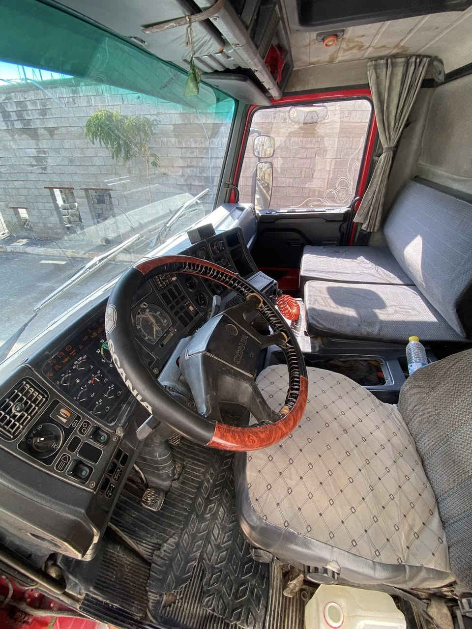 سلام عليكم 
قلاب اسكانيا للبيع 
موديل 1992
رقم أربيل باسمي 
استفسار على رقم  ***********
