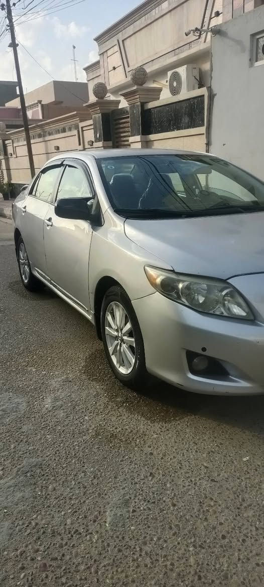 سلام عليكم كورلا 2010 أمريكي 
محرك 1800 كير محرك خير من الله 
بيها جاملغ امامي تبديل
مكان فلوجة 
***********
