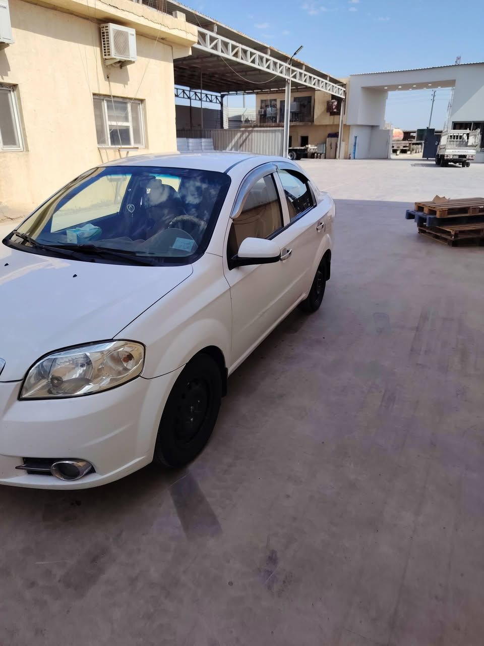 السلام عليكم رمضان كريم افيو موديل 2009 وارد خليجي مكينه مفتوح مو مسكر مكينه اوكير وحداده اوتخم تاير تبريد تدفئه كله بشرط السياره كفاله عامه من ضربه بيه مكانات صبغ بالحزام يعني مو احزام دوشمه جديده ارضيه جلد سنتر لوك ريمون السياره استخدام شخصي ماشيه 485 الف رقم نجف ألماني بأسمي السعر 73 بيه مجال بسيط للاستفسار *********** مكان السياره كربلاء اخوان غير متواجد على الفيس
