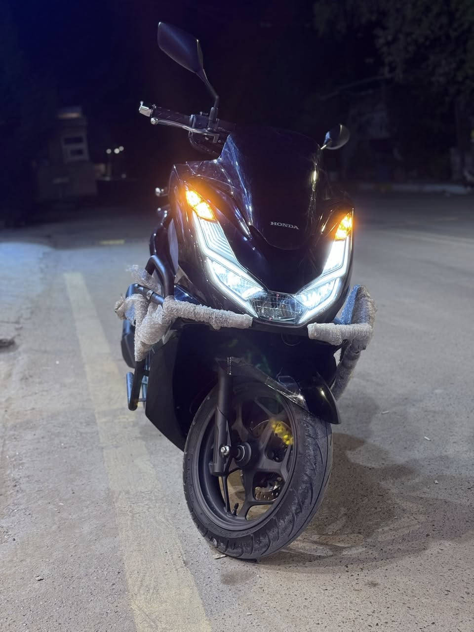 دراجه بي سي اكس ماشيه 6الف كلشي مابيه مابيه اي نقص نازله من كلشي وكلاشي رايده32وبيه مجال 
***********
