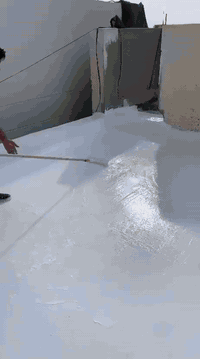 السلام عليكم اخوان يوجد لدينا كادر متخصص لعمل الايبوكسي كافه معالجه المسابح والشلالات والاسطح والحمامات والحدائق  ***********
