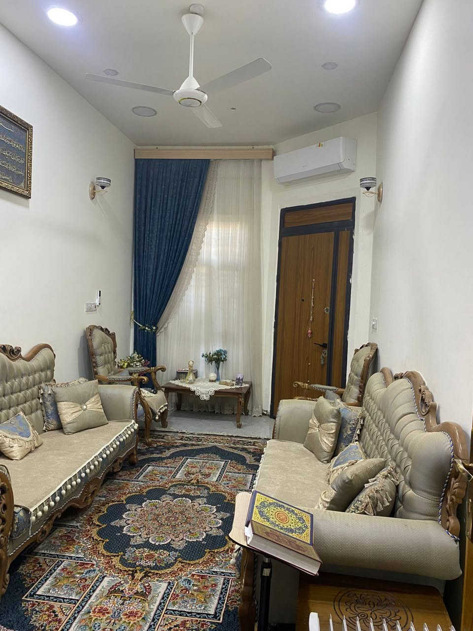 بيت للبيع مساحة 125 متر، العنوان الكفاءات خلف روضة المفكر الصغير الأهلية، بناء 2022 حديث، كونكريت
طابقين ونص
الواجهة 6 وربع، النزال 20 
السعر خاص أو الأتصال ع الرقم 
***********
