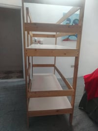 سرير نفر طابقين خشب اصلي  نظيف  جدا مكان حي العدل السعر قفل ١٠٠ الف لل...