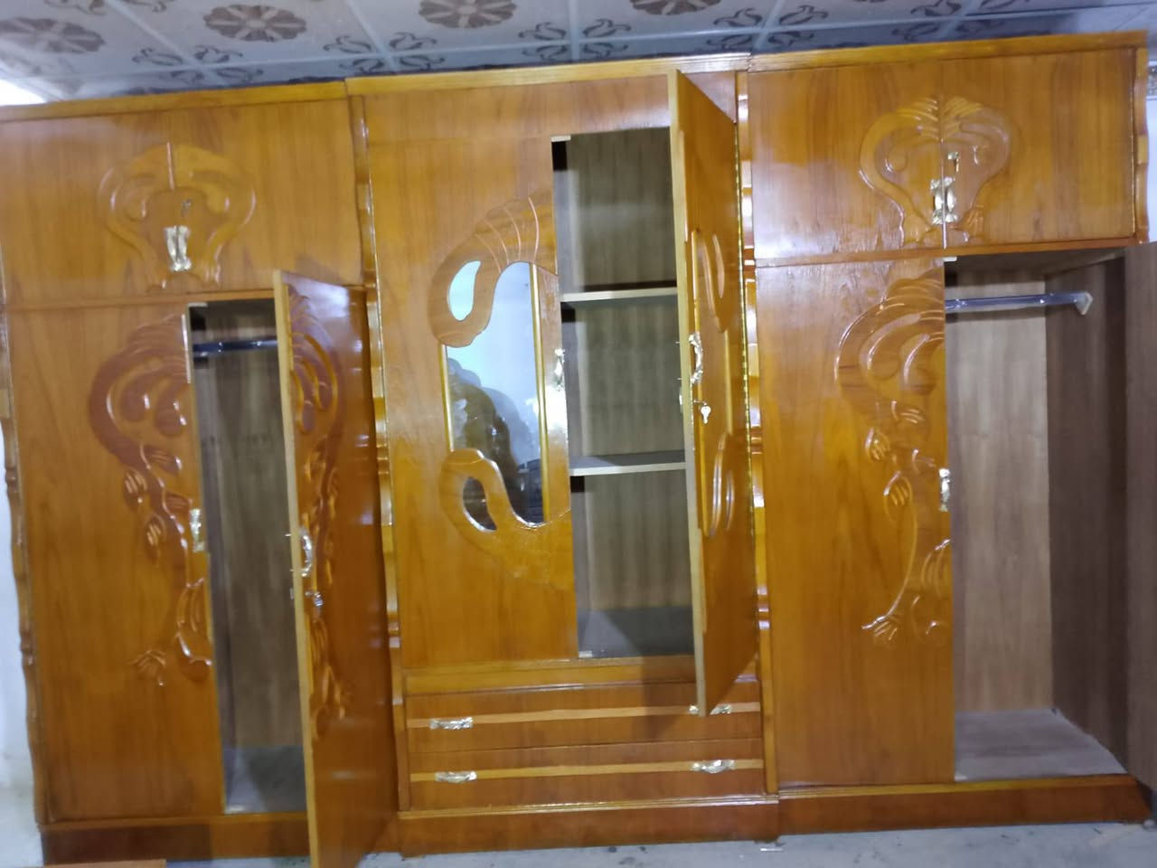 غرفه صاج او حطاطه نضافه 100% لا نقص ولا ضرر السعر 550 بيه نقل بغداد وديالئ فقط ***********
