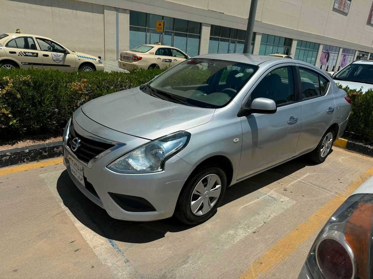 نیسان سەنی (لاکشمیبای) 
2019
128,000KM ڕۆشتووە
چوار پارچەی بۆیاخە (دوو دەرگای دواوە لە گەڵ دوو چەمەلغی دواوە)تایەکانی تازە بۆم کڕیووە بەشەرتی گێڕ و مەکینە سەیارەکە دینار مەسرەفی نیە 87 گەڵاو معامەلە 
تکقیە جوابی نامە نقیەمەوە تێل بکە
بۆ پەیوەندی. ٧٧٢٥٤١٦١٤٣ السليمانية, العراق


**إذا كنت صاحب هذا الإعلان وتريد حذفه لأي سبب، رجاءا أرسل رسالة إلى الدعم الفني**