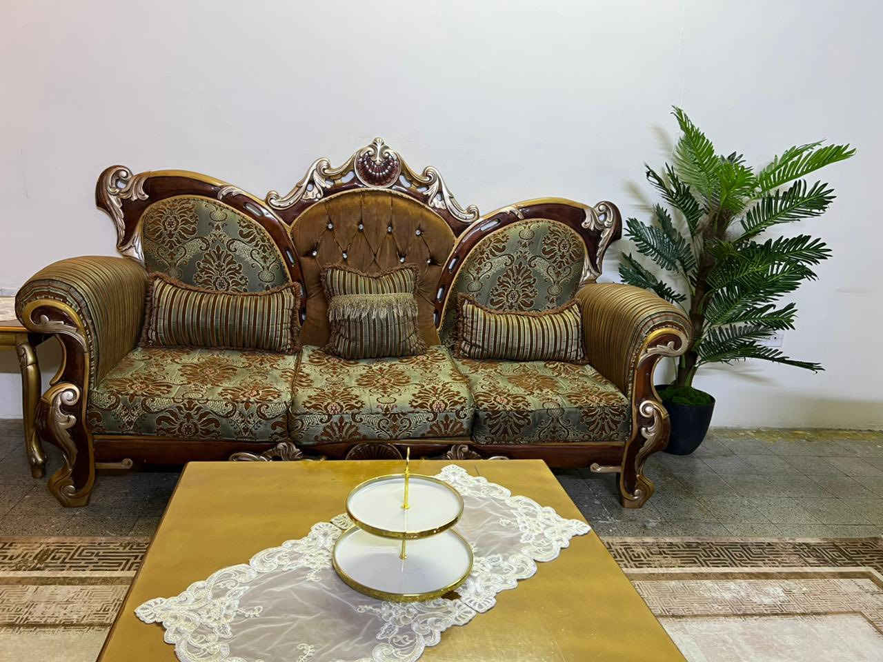 السلام عليكم 
تخم للبيع 10 مقاعد مع طبله وسطيه واثنين صغار 
السعر 700 وبي مجال🤍 
للاستفسار خاص


**إذا كنت صاحب هذا الإعلان وتريد حذفه لأي سبب، رجاءا أرسل رسالة إلى الدعم الفني**