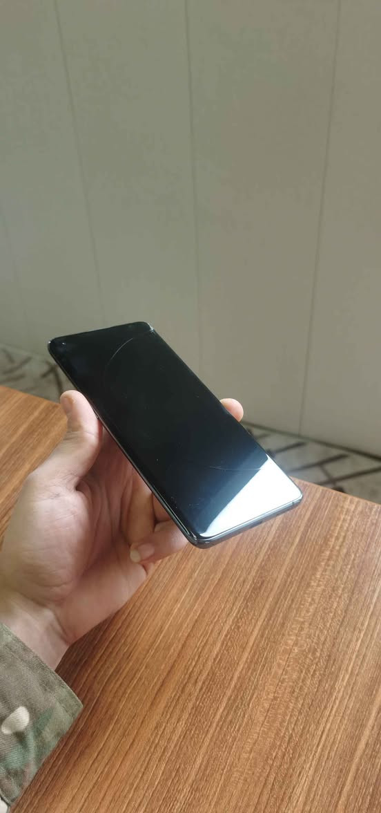 ئۆپۆ فایندئێکس ٣ پڕۆ
ڕام ١٢/٢٥٦گێگا
هەموو گیانی بەشەرت
مۆبایلەکە خاوێنە تەنها ئەو درزەی هەیە
تەنها گڵاسەکەیەتی شاشەکەی نیە
لەمس و شاشەو هەمووی بەشەرت
١٨٠هەزار
*********** السليمانية, العراق
