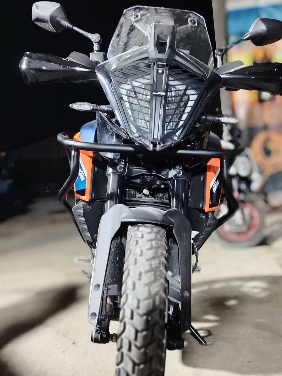 يالله  ktm ثنين وحده درع وسيبايه
وثانيه بس درع تابع المنشور فيديو وصور
ولهوندا كروم جميله أكملها وصورها الكم
اخوكم امين ياماها لتعديل وصيانه دراجات نارية
بغداد تاجي مصابيح ***********
