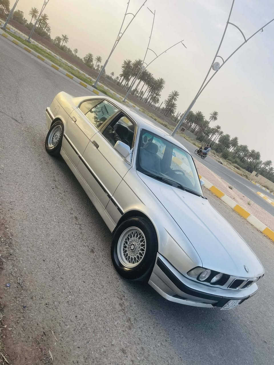 للبيع ب47 او مراوس
موديل 92 525 اصل وبليته 
كير مكينه مكفول صدر جديد 
تخم تاير جديد 
بدون ضربه ولا معجون مصبوغ للجماليه 
تبريد بي نقص سنويه جديد شرط تحويل مكاني ديالئ *********** خاص او اتصال
