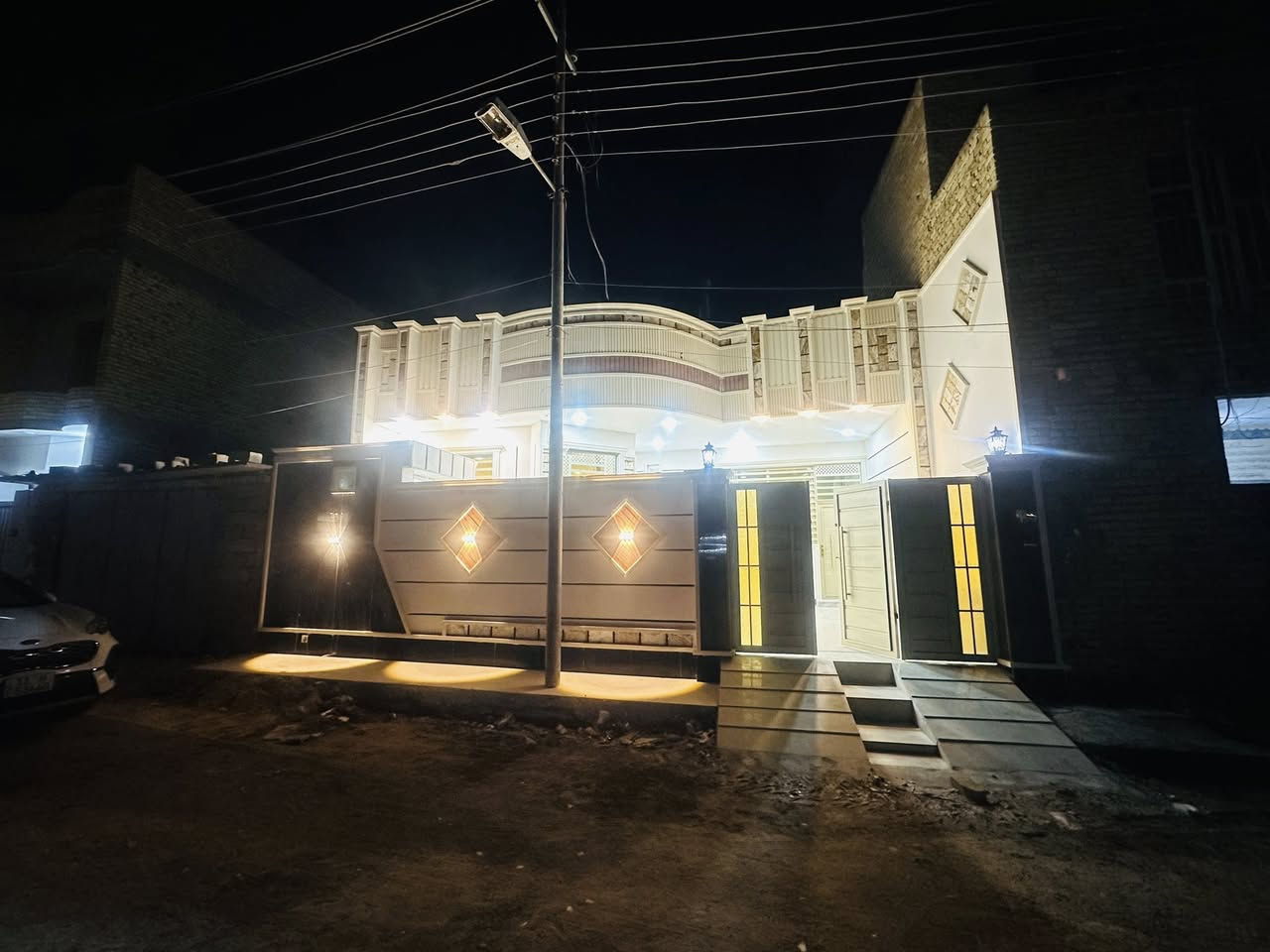 اللهم صل ع محمد وال محمد
السلام عليكم بيت للبيع جاهز للسكن بناء حديث شغل فول مواصفات طابق واحد مساحته 200 متر في ميسان نهاوند 
للاستفسار والتواصل ع الرقم 
***********
