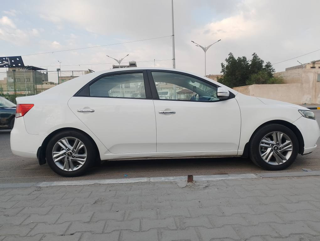 سيراتو خليجي 2013بصره حره تحويل  فول يصمه فتحه تحكم ستيرن شاشه كامره مكينه 1600فول رقم راعيهه *********** البصرة, العراق
