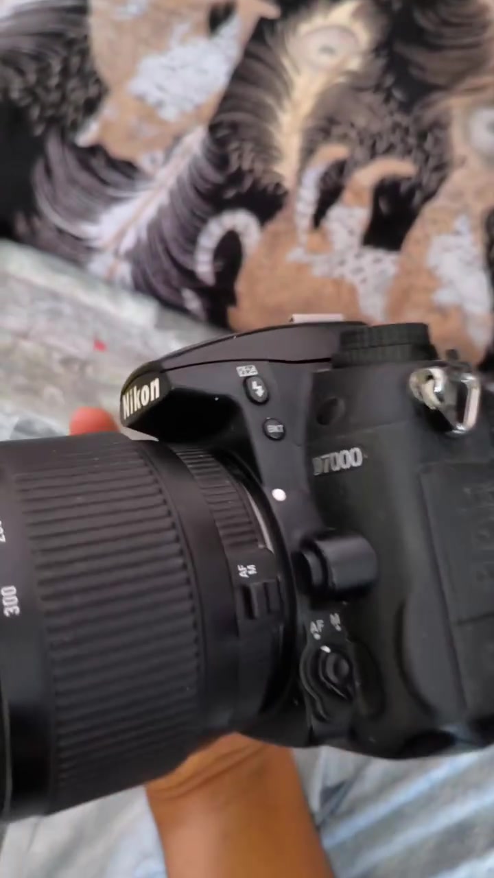 كاميرا 7000 NIKON 
السعر 350 قفل ♦️
ملحقات بطارية رام جلاتين اصفر عدسة رياضي 70_300 الخلل الوحيد  بالعدسة ما تشتغل اوتو تشتغل منوال 💫
للاستفسار او التواصل *********** واتساب او مراسلة الحساب ♦️
