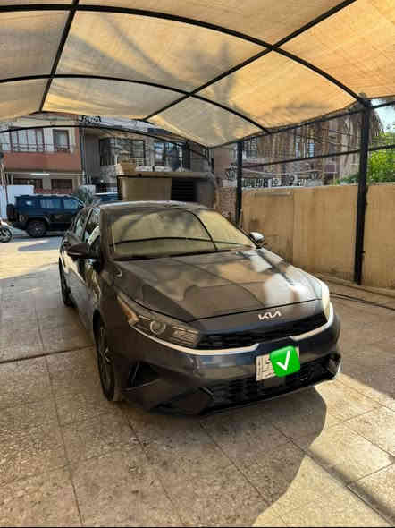 السلام عليكم للبيع فورتي 2022. وارد امريكي حادث جاملغ وبنيد. فقط. ماشيه 84الف. سياره جديده جدا ومامتعوبه محرك 2000دوش. شاشه رادار سويج. لون فيلي رقم بغداد. تبريد ثلج تخم تاير. 

مكاني بغداد السيديه. ***********
السعر 145 وبيها مجال
