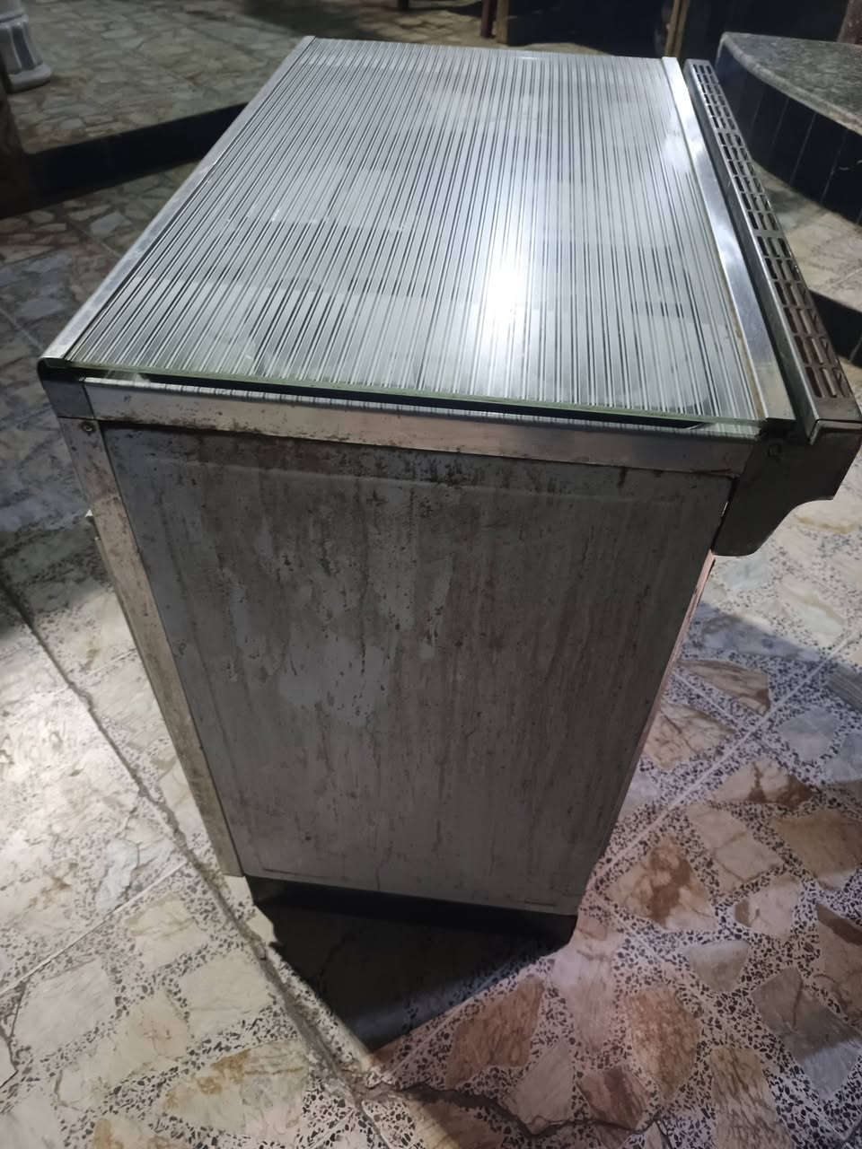 السلام عليكم طباخ ايطالي باب اول شغال جديد حتى الكهربائيات شغاله للبيع السعر 950 الاستفسارالرقم الاتصال على الرقم***********
