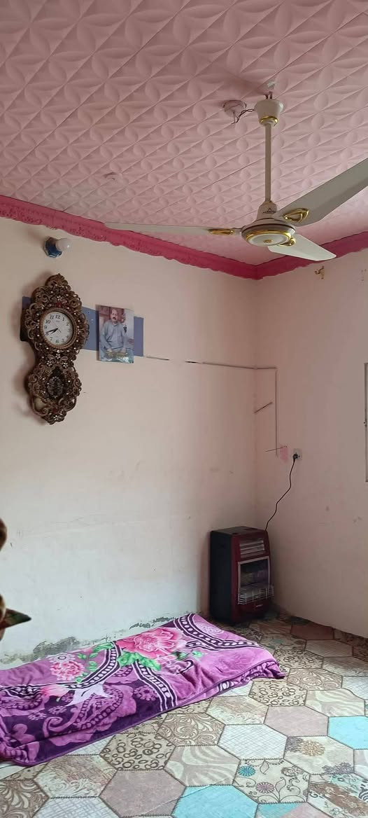 ياالله
بيت المساحه ٢٠٠ متر غرفتين وصاله واستقبال ومطبخ وصحيات داخليه وخارجيه بناء مرتب السقف صب مسلح العنوان حي المجتبى قرب سيطره بنات الحسن السعر ٦٣ وبيه مجال
للاستفسار ‏‪***********‬‏
