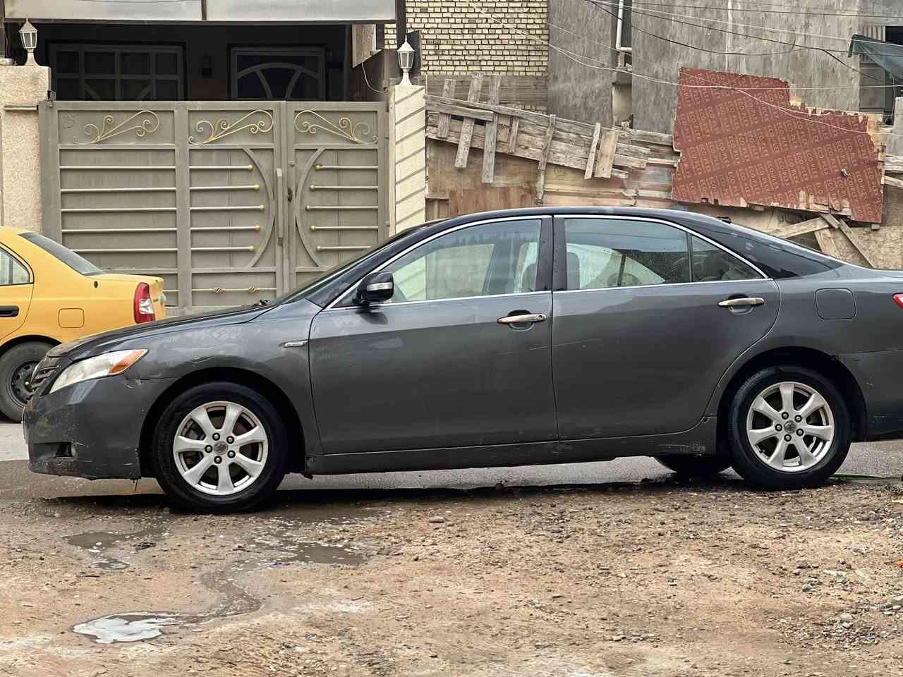 السلام عليكم
كامري 2007 v6
محرك 3500 
هزه ورقم جديد
السياره بااسمي 
مبدل مكينة جديده سعرها ١٣ ورقه قبل شهرين شديتها 
الكير مكفول 
كهربائياتها جاهزه 
تبريد منظومة جديده
صدر السياره جاهز 
باتري جديد  
السعر ٨٧ وبيها مجال بسيط 
السياره يرادلها ترتيب للدعاميات وبطاين بيبان 
بيها اربع بيبان وجاملغ صبغ اثر شخوط 
البجم والصندوك سليم بدون صبغ 
مكان السياره بغداد 
للاستفسار الاتصال ***********
