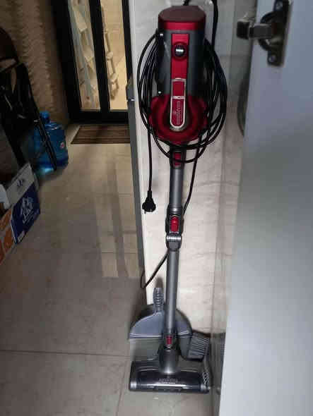 السلام عليكم ماكنه خياطه سنجر حديثه اخت الجديده متطوره وتلظم الخيط اوتوماتيك للبيع  السعر ١٤٠، و مكنسه كهربائيه شفط قوي جدا اخت الجديده السعر ٦٠ لعدم الحاجه بالمواد. المكان الدوره كفاءات الصحه للاتصال ***********. رجاءا الجاد بالشراء يتصل. شكرا.
