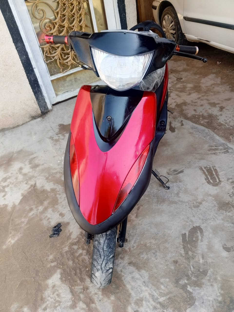 السلام عليكم للبيع ماكس عدله  شلعه معدل كهربائيات شغالات.  نقص بس راجز سلف زوج تايرات جدد  كله شغال دراجه شوفت عينك دراجه نقص بس راجز سلف السعر425 مستعجل على بيعتهه مكاني كربلاء


**إذا كنت صاحب هذا الإعلان وتريد حذفه لأي سبب، رجاءا أرسل رسالة إلى الدعم الفني**