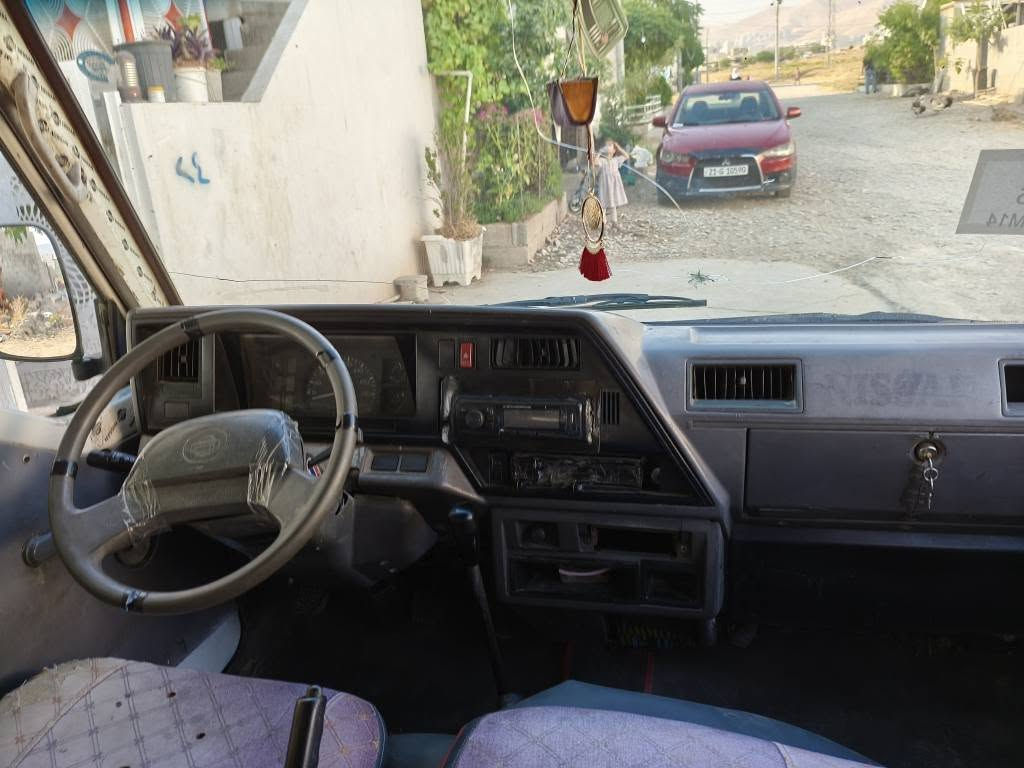 نیشان پاس مۆدێل 2000 سیارەکە ئاڕم هەولێرە مەکینە گێڕو ئەکسلی بە شەرت تازە ناو عاعی تێگیراوە    شوێن سلێمانی سعر 32 معامەلەیە کەم.   ،*********** السليمانية, العراق
