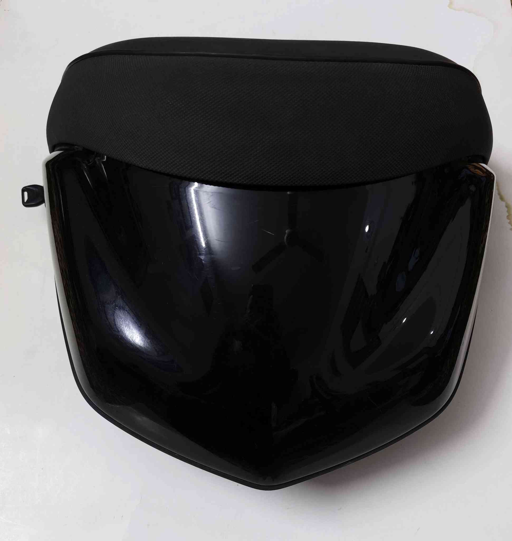 جنطه مثلثه رمبه *********** مكاني بغداد الحريه توصيل موجود
