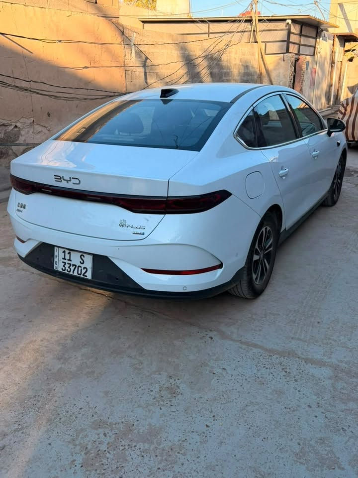 السلام عليكم 
چن بلص (BYD qin plus) 2025 للبيع 
السيارة 2025 فول مواصفات رقم بغداد 
ماشية 5000 فقط نضيفة جداً بحالة الزيرو

المواصفات:
• شاشة وسطية دوارة 10 انج
• شاشة عدادات رقمية
• كاميرات 360 درجة
• رادارات
• حساسات امامية + خلفية
• فتحة سقف
• دخول وتشغيل ذكي
• مقاعد كهرباء + جلد
• شحن لاسلكي

السيارة نسخه الفول 
السعر : 21,700 ومجالها بسيط
للاستفسار الاتصال على الرقم : ***********

