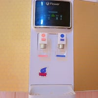 فلتر مياه • حار وبارد • مستعمل ٦ أشهر