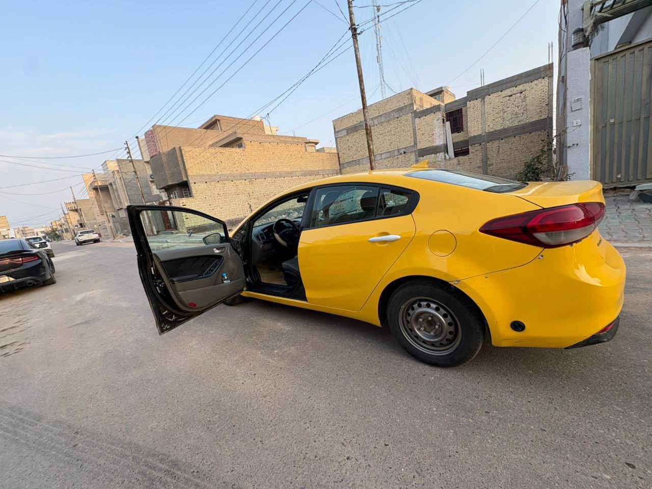 السلام عليكم kia فورتي موديل 19 أصل مكفولة من الكص والعيب الشرعي مكينه 2000دوش بانزين أصل وبيها منظومة غاز بيها أرقام و سنوية شمالي كير مكينه مكفول كشر حلو دواخل نضيفة شاشه كاربلي بيها نقطة، سودة ما اماثرة أبد ريمونت تحكمات ستيراً جاهزة من كل شي على حباية ونص حتى دهن مبدل حديدية لوك وخير من اللة مكاني بصرة ***********٣
سعرها ٦٣ ورقة بيع فقط فقط بدون مراوس
