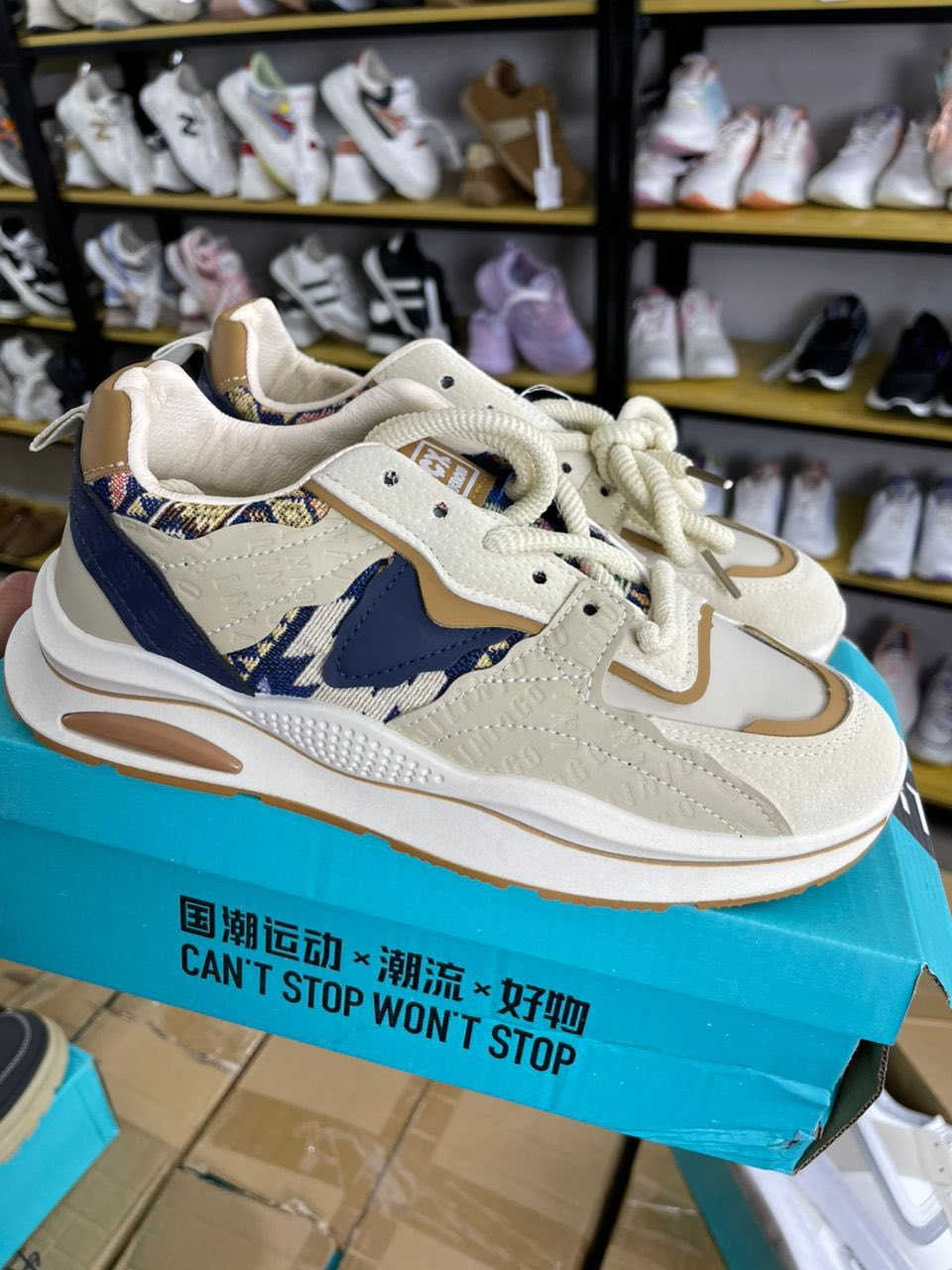 حذاء رجالي 3.5$
كل الكمية 630$
كل الكمية 180 زوج
قياسات كاملة
القياسات من 40 إلى 44
كل قياس 6 أزواج
الكرتون يحتوي 30 زوج
وزن الكرتون حوالي 28 كيلو
حجم الكرتون بدون علبة 0.13 متر مكعب
حجم الكرتون مع علبة 0.24 متر مكعب
كل الكمية 6 كرتون
حجم كل الكمية بدون علبة 0.78 متر مكعب
حجم كل الكمية مع علبة 1.44 متر مكعب
وزن كل الكمية حوالي 168 كيلو


**إذا كنت صاحب هذا الإعلان وتريد حذفه لأي سبب، رجاءا أرسل رسالة إلى الدعم الفني**