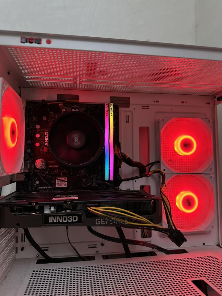 الشاشة : گيم اون 120 HZ
كارت الشاشة: RTX 3060
المعالج : رايزن 5500
لوحة الام : B 450 برو ماكس MSI
الرام : 16 جيجابايت 3600 
التخزين : 1 تيرا بايت SSD
الكيس : 3 فان 
البور سبلاي : 600 واط 
الكيبورد : ميكانيكي ضوئي 60‎%‎
الماوس : لوجيتيك G103
اليو بي اس : 1500VA
السماعة : هايبر X كلاود الفا
العاب : استيم اوف لاين ( جميع العاب سولد) + بلاك ميث + كود او وير 
نسبة الاستخدام قليل 
نسبة النظافة 100‎%‎
900 الف وبيها مجال بسيط


**إذا كنت صاحب هذا الإعلان وتريد حذفه لأي سبب، رجاءا أرسل رسالة إلى الدعم الفني**