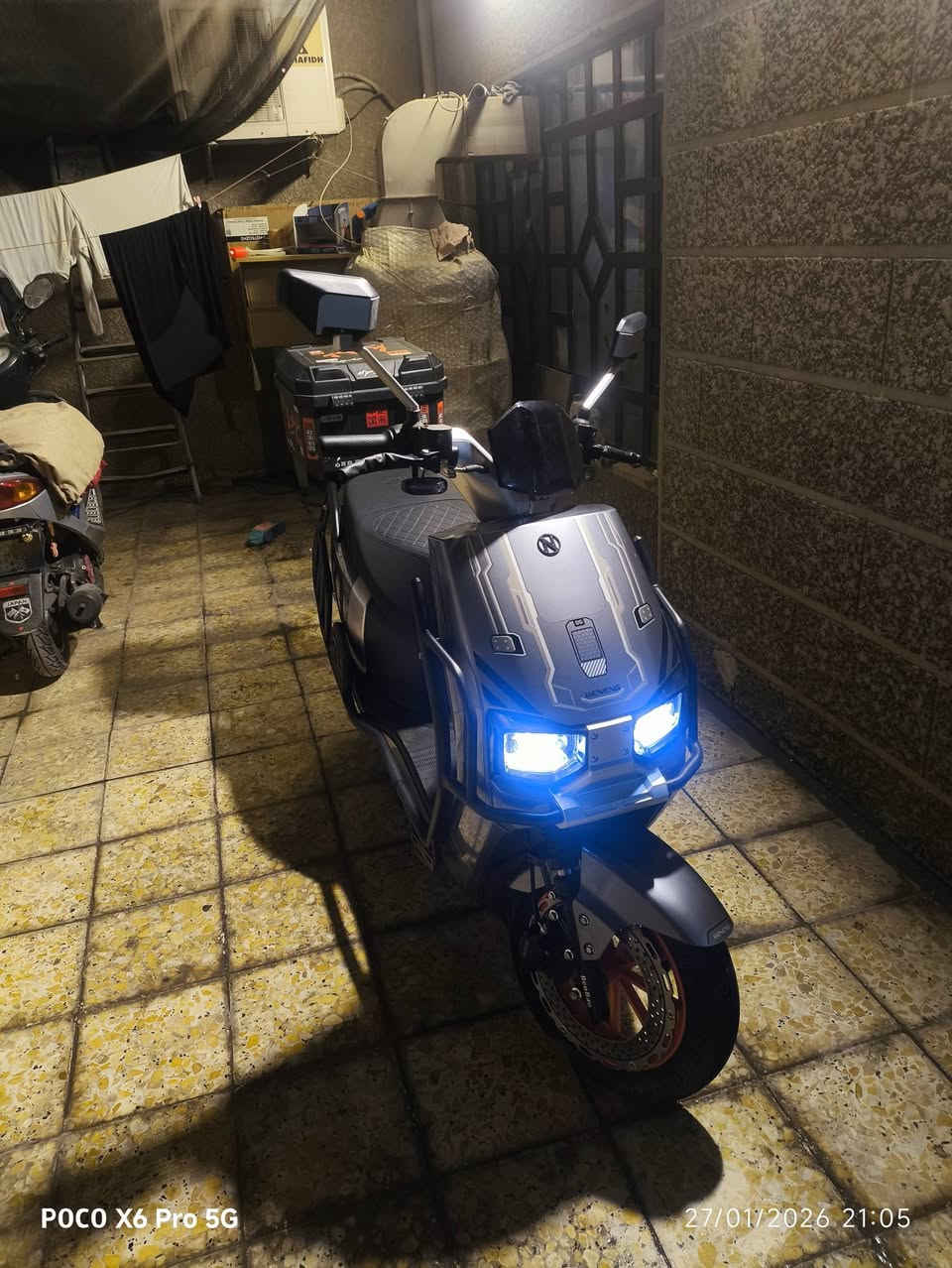 سلام عليكم  دراجه شحن موديل 2025 كلش نضيفه قبل شهر ونص اخذته ماماشيه هواي يجي دبل سويج دبل بصمه  6 بطاريات كبار تجي 4 نمر تمشيك 60 كيلو بل شحنه وحده سرعته 80  بيه غراض هواي مكان دوره شارع شرطه إستفسار ***********
