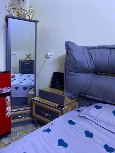 السلام عليكم غرفة نوم للبيع جديدة  90% نظيفة 9 قطع  
السعر مليون وبيها مجال.  مكاني بغداد مدينة الصدر 
للاستفسار ***********
