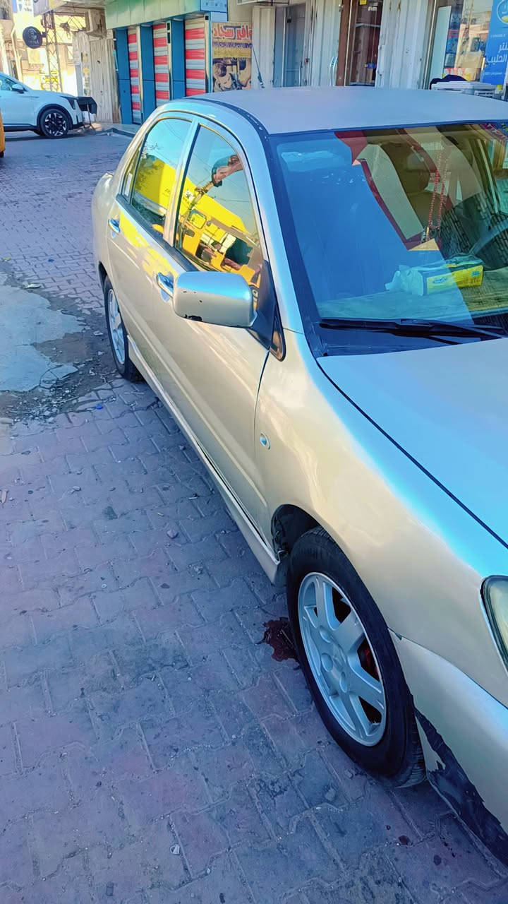 السلام عليكم لانسر ميسبوشي 2008 محرك 1600 صبغ احزام باسمي تحويل ثاني يوم 
مكان حي اور ام الكبر والغزلان رقم الهاتف ***********
