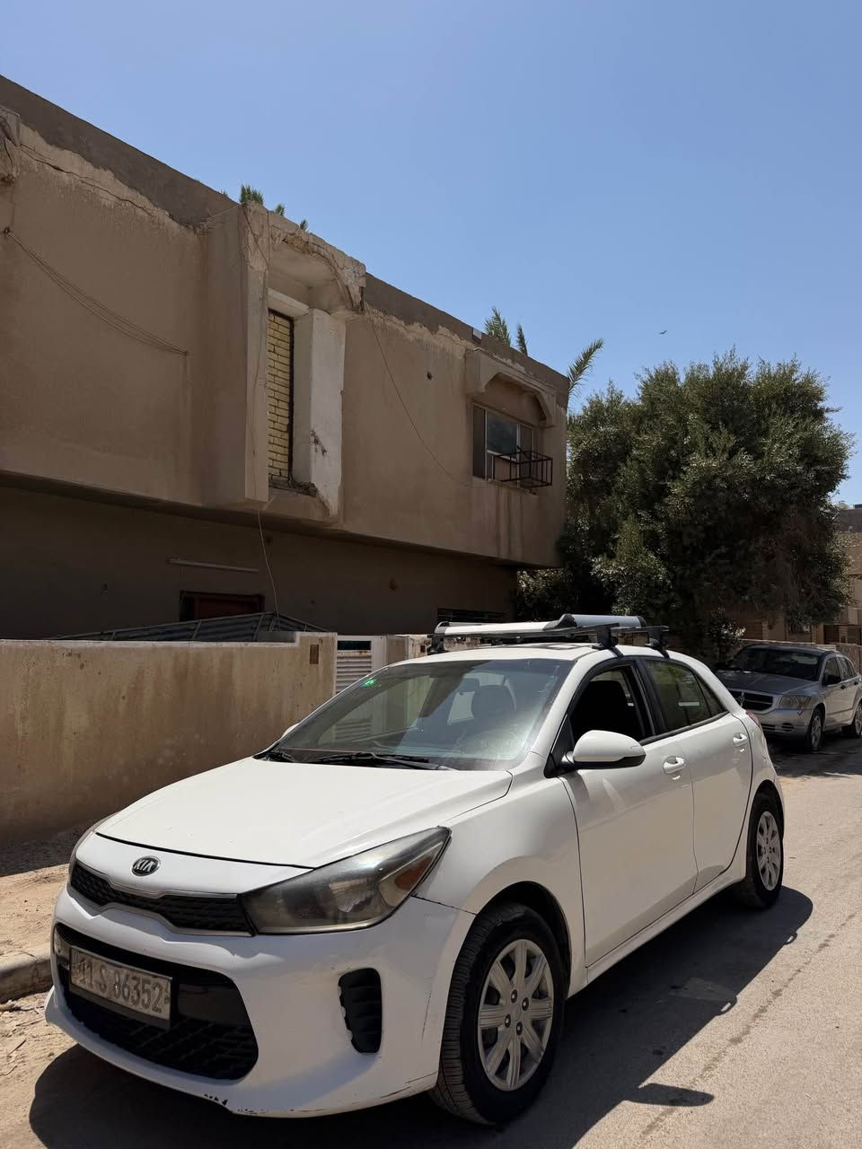 كيا ريو 2020 محرك 1600 المرغوب 
السعر ٨٨ ورقه وبيها مجال 
محرك وكير مكفولات نضيفات جدا محرك 1600 
الحادث من امريكا ( جاملغ وبنيد وباب ) فقط هذني الثلاث قطع صبغ فقط 
وبالعراق بيها بارد بصفحه عكس السايق 
واكوا تصليح بحافه اللغد 
تخم تايرات بالجيس قبل أسبوع شديتهم 
باتري جديد قبل شهر شاده 
تبريد شغال ثلج بلادي 
وصدرها ممتاز 
ماشية 82 الف حقيقي 
رقم بغداد الدولي وب اسمي 
مكاني بغداد المنصور : 
*********** 
*********** بغداد, العراق
