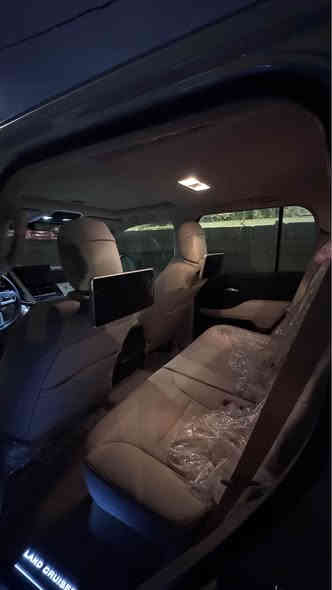 * لاندكروزر GXR لمتد تون تيربو 2024
زيرو  ابيض المكان البصرة
* ⁠الموديل : 2024
* ⁠الفئة: /twin turbo GXR / LIMTE 
* ⁠السعر (113 / مليون) مرقم 
* ⁠اللون ابيض رقم بغداد مكانها البصرة 
* ⁠داخل جلد بيجي 
* ⁠محرك  6 سلند (4000) 
* ⁠رادار خلفي لد شباك امامي 
* ⁠دوسات جانبية نيكل 
* ⁠كتابات لاندكروز 
* دعاميات كت (لحاية) 
* ⁠ترايش ابواب نفخ 
* ⁠ايرباك عدد (8)
* ⁠بصمة تشغيل 
* بصمات ابواب عدد (5) 
* ⁠شاشة امامية كبيرة 
* شاشات خلفية عدد (2)
* ⁠كامرات عدد 4 (360 درجة) 
* ⁠فتحة سقف (سلايت) 
* ⁠كراسي الامامية كهرباء 
* كراسي الامامية تبريد 
* ⁠مقاعد (7) راكب دفع رباعي (4 * 4) 
* ⁠ثلاجة وسطية جنطة كهرباء 
* ⁠تبريد شاشة شاحن واير ليس 
* ⁠حساس امامي خلفي 
* ⁠مري طي كهرباء 
* ⁠وباقي مواصفاتGXR المتد المعروفة 
* ⁠مكاني البصرة
*********** البصرة
