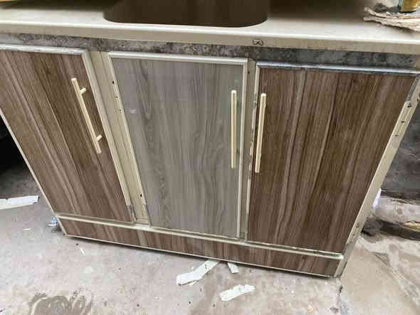 كاونتر ذهبي 3قطع سعره 250 بيه مجال حك جيه كاونتر ابو سنتك متر ونص سعره 175 بيه مجال ستخدام بيت ***********اتصل تدلل شط العرب
