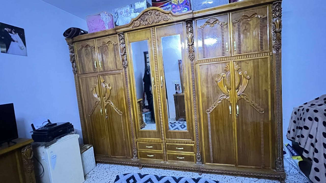 غرفة نوم عراقية للبيع ( 7 قطع) 
زاوية وميز بلازمة كومدينات 2 وميز تواليت وكنتور وجرباية 
سعر الشراء 3 ملايين 
سعر البيع مليون ونص
بغداد


**إذا كنت صاحب هذا الإعلان وتريد حذفه لأي سبب، رجاءا أرسل رسالة إلى الدعم الفني**