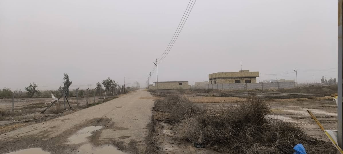 سلام عليكم قطعه طابو زراعي سند 25المساحه 1000متر مداور اسهم بلمجمع مال ال نهاب ركن عله 3شوارع لا ستفسار عله رقم بي واساب ***********بدارت كرار ال بوش
