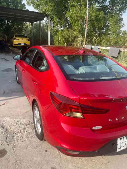 السلام عليكم النترا موديل 2020 محرك 2000 كير AT محور ماشيه 170 الف ميل حادثهه خلفي بامريكا وصار بيهه حادث بلباب خلف السايق هنا بيع مستعجل 125 $ 
*********** مكاني بغداد حي الجهاد
