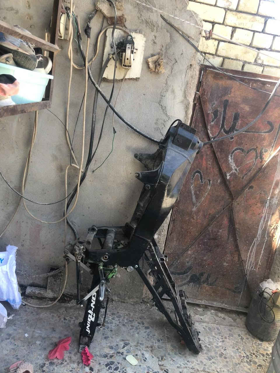 سلام عليكم شاصي بس مكاتبه كاوسكي للبيع وغراض كلمن وسعره مازده مال حاويه اجت بدراجه مال معرض راديتر نضيف كلش هو وراصطه مالته مكلف بل نشر رقم *********** مكاني بغداد متواجد واتساب
