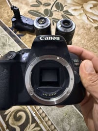 كانون D700 نضافه 90بالميه السعر 500 07740211274