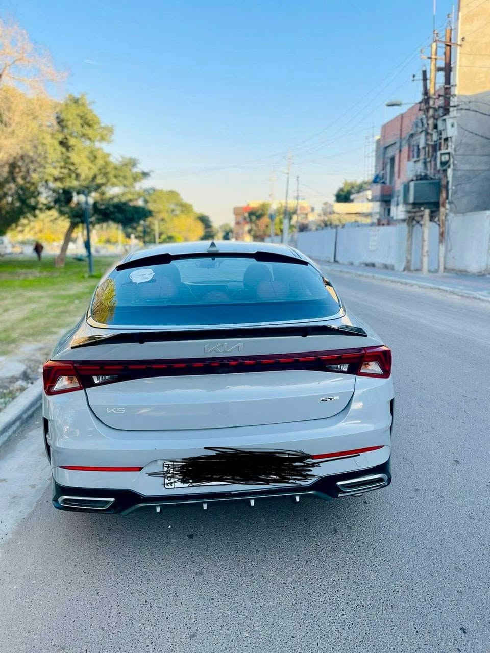 للبيع
موديل 2023
Kia K5 gt -line 

ماشيه 48 الف 

مواصفات السياره : 

1- بصمه أبواب و تشغيل عن بعد 

2- كشن ألسائق كهرباء 

3- شاشه كبيره 

4- لد نهاري 

5- ويل كب 18 

6- شاشه عرض أعطال بالدشبول 

7- كروز سرعه ذكي ( مثبت سرعه) 

8- كشنات تدفئة 

9- سايد بريك كهربائي 

10- GPS 

11- صندوق كهرباء 

12- قيادة ذاتيه 

13- شاحن واير ليس 

14- تحديد مسار 

15- مخارج شحن امامي و خلفي 2 

16- فور ويل ( دفع رباعي) 

17- جام اوتو السائق 

18- مانع أنزلاق 

19- كامره دواره 

20- حجم ألمحرك 1600 توربو 

(حادث ألسياره والسونار موجود بالصور رقم اربيل هزه جديده تريد تحويل او وكاله سعر السياره 165 للأستفسار *********** بغداد, العراق
