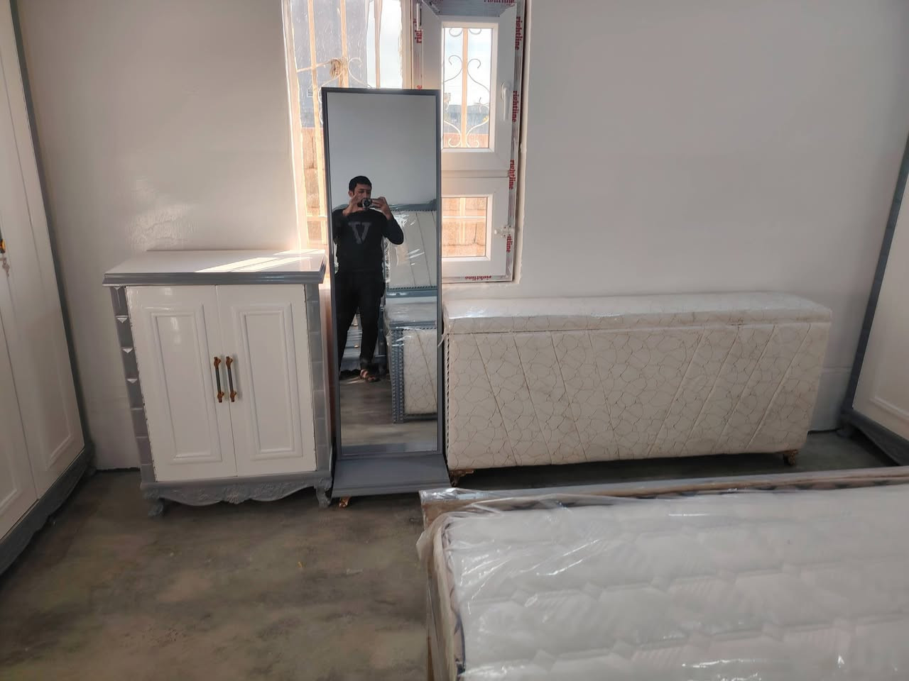 معمل ومعرض القمه لبيع غرف النوم الصاج (نقدا) و (بالتقسيط) على 18 بدون مقدمة
خدمة استبدال الغرفة القديمة بغرفة جديدة مع الاتفاق على الفرق
العنوان الموصل الايمن الصناعة القديمة اليابسات بالقرب من جامع ابو زعيان
*********** يوجد واتساب
*********** يوجد واتساب
المشمولين بالاقساط جميع الموظفين والمتقاعدين وابطال الداخلية والدفاع على مصرف الرافدين حاملي بطاقة الماستر كارد
